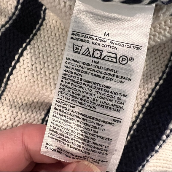 NWOT GAP Black and Cream Oversized Turtleneck Knit Sweater - Picture 11 of 12